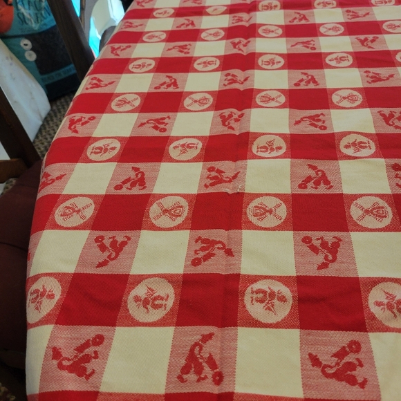 Vintage Red Checkerboard Dutch Themed Tablecloth 51" x 48" - Picture 4 of 7